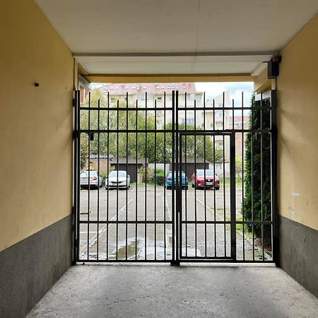 Modern Living Apts - Botanica - Private Parking Nowy Sad Zewnętrze zdjęcie