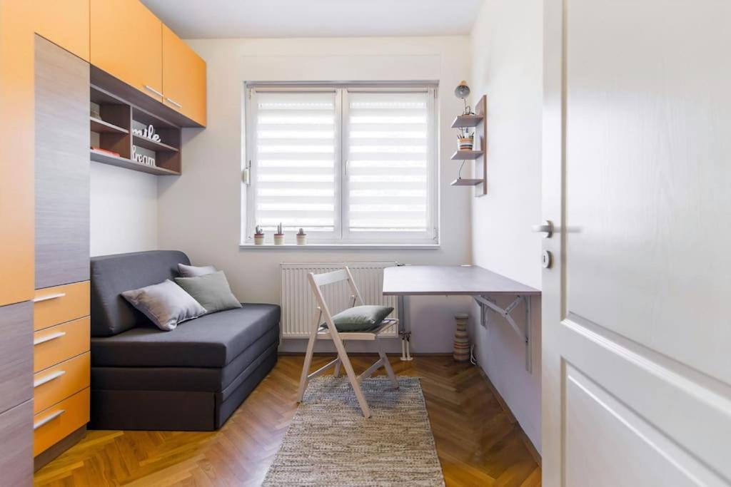 Modern Living Apts - Botanica - Private Parking Nowy Sad Zewnętrze zdjęcie